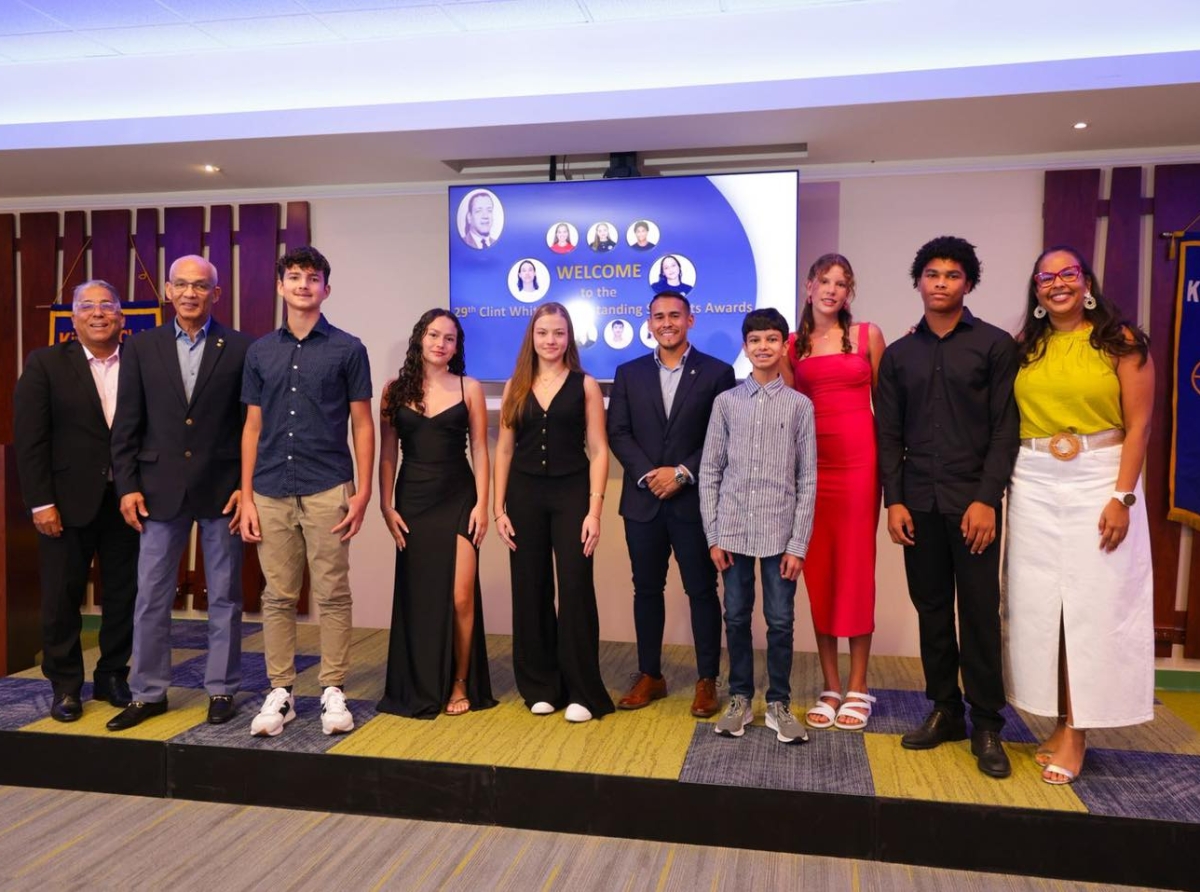 Kiwanis Club of Aruba a entrega e ‘Clint Whitfield Outstanding Student Award 2025’