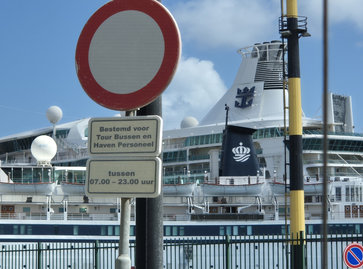 Taxistanan no por duna servicio optimal na turistanan di barco crusero