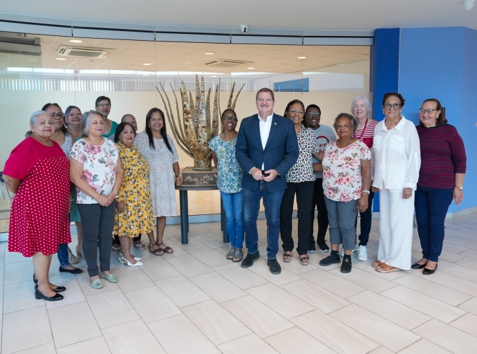 Prome Ministro a logra pa grupo ‘Pasadia Oranjestad’ haya espacio den MFA Savaneta pa reuni
