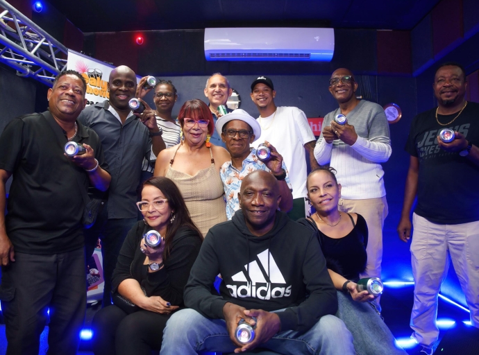 Diasabra awor lo corona e Aruba Caiso Monarch 2025 durante e ‘Calypso Showdown’