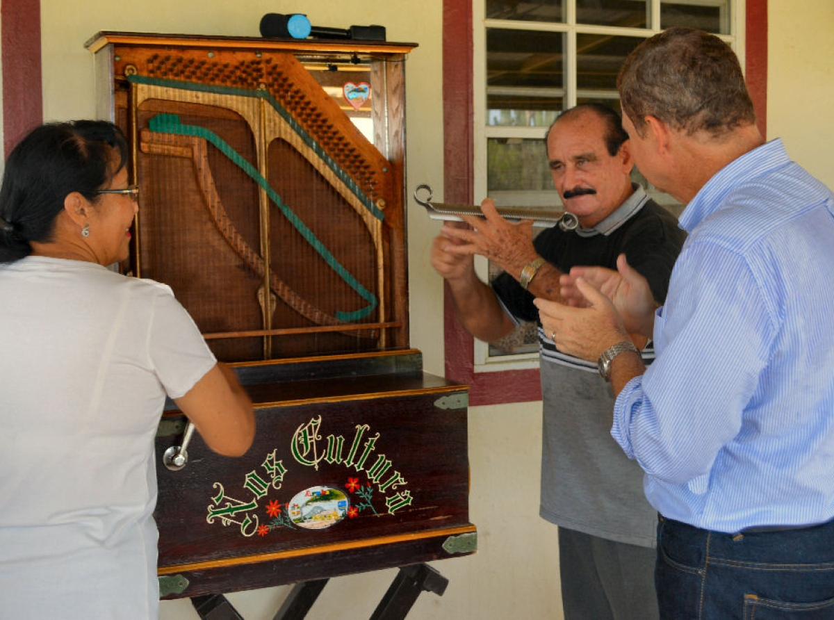 Conocido Armando Boekhoudt a fayece