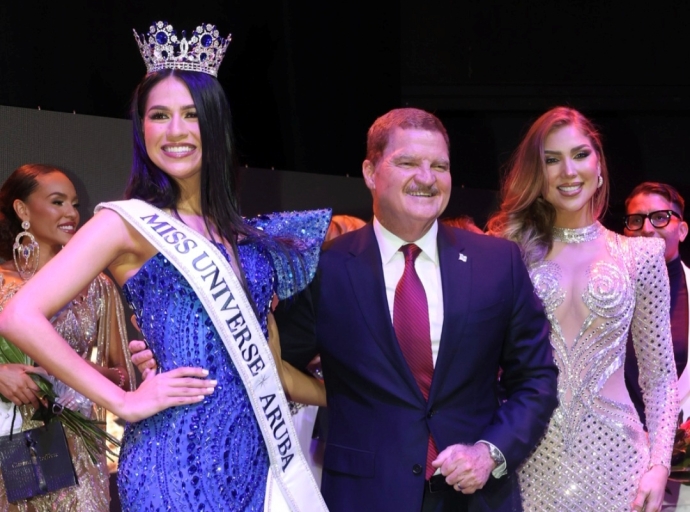 Anouk Eman a dispidi cu tur honor di e corona di Miss Universe Aruba 2024