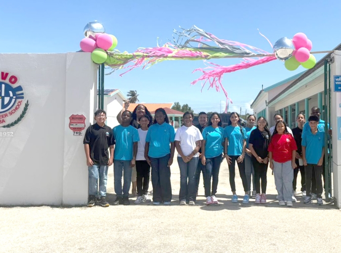 Hopi ambiente riba prome dia di scol na Abraham de Veerschool