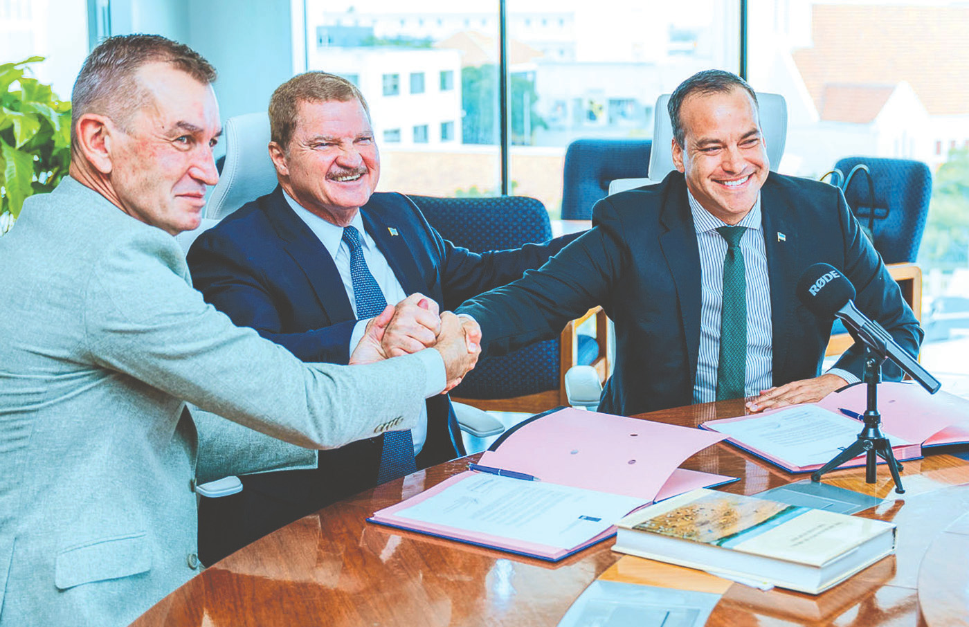 Minister Geoffrey Wever ta contento cu e areglo cu Hulanda pa amplia acceso na financiamento pa comercio