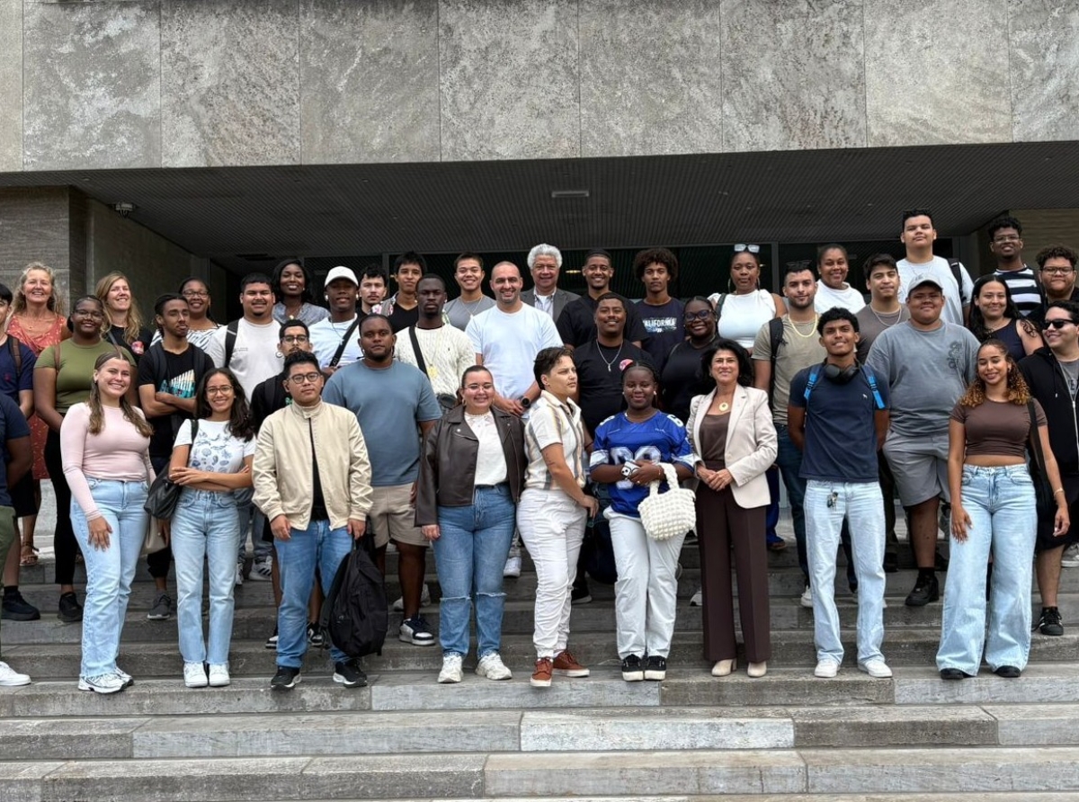 Eindhoven a ricibi studiantenan Caribense