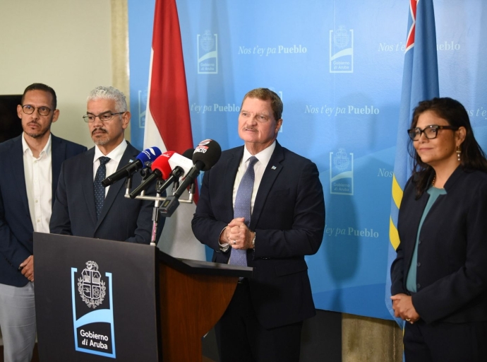 Prome Minister Mike Eman: “Pueblo di Aruba por ta trankil”