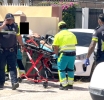 Homber di edad grandi a hinca su mes den garganta