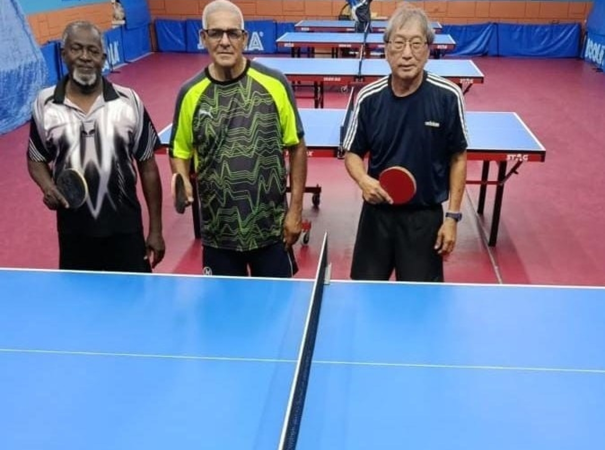 Franklin Lopes a gana Copa Jani Brokke di ping pong