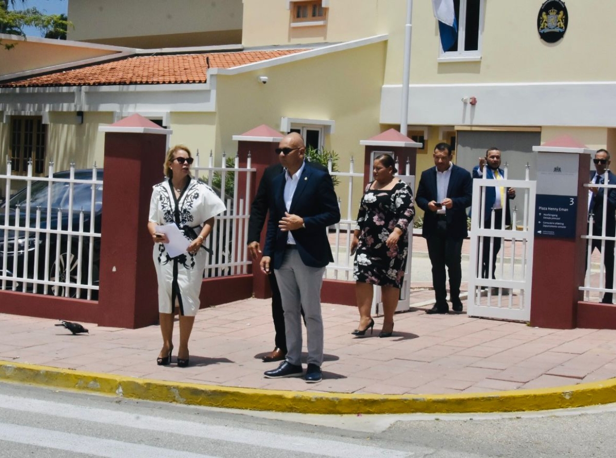 Den secrecia Gobierno ta acorda Rijkswet cu Hulanda sin consulta prome cu Parlamento
