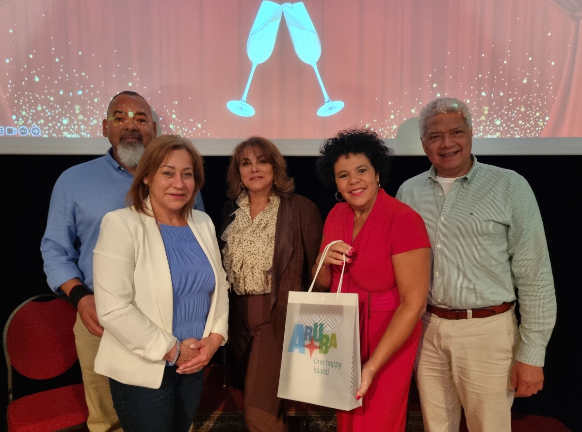 Bunita recepcion di despedida pa Tanja Fraai di WeConnect