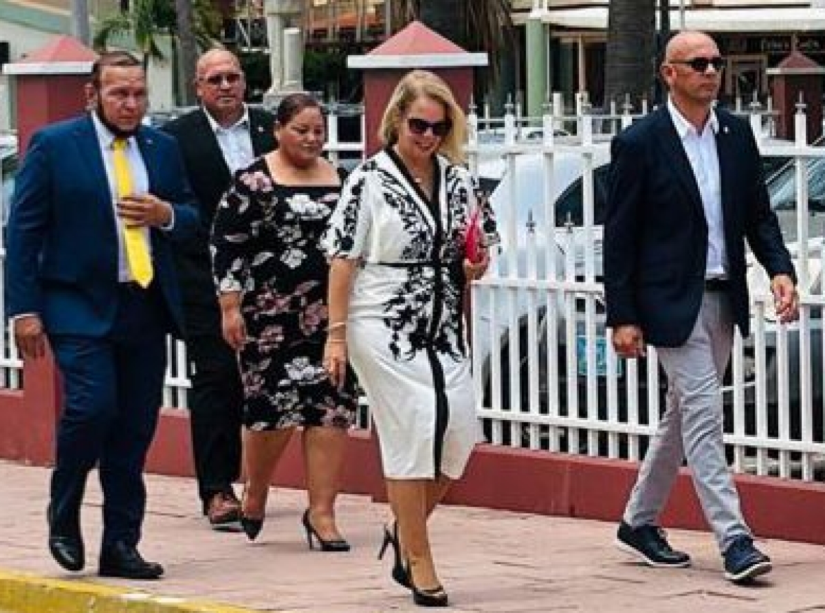 Oposicion kier purba bula for di su propio sombra