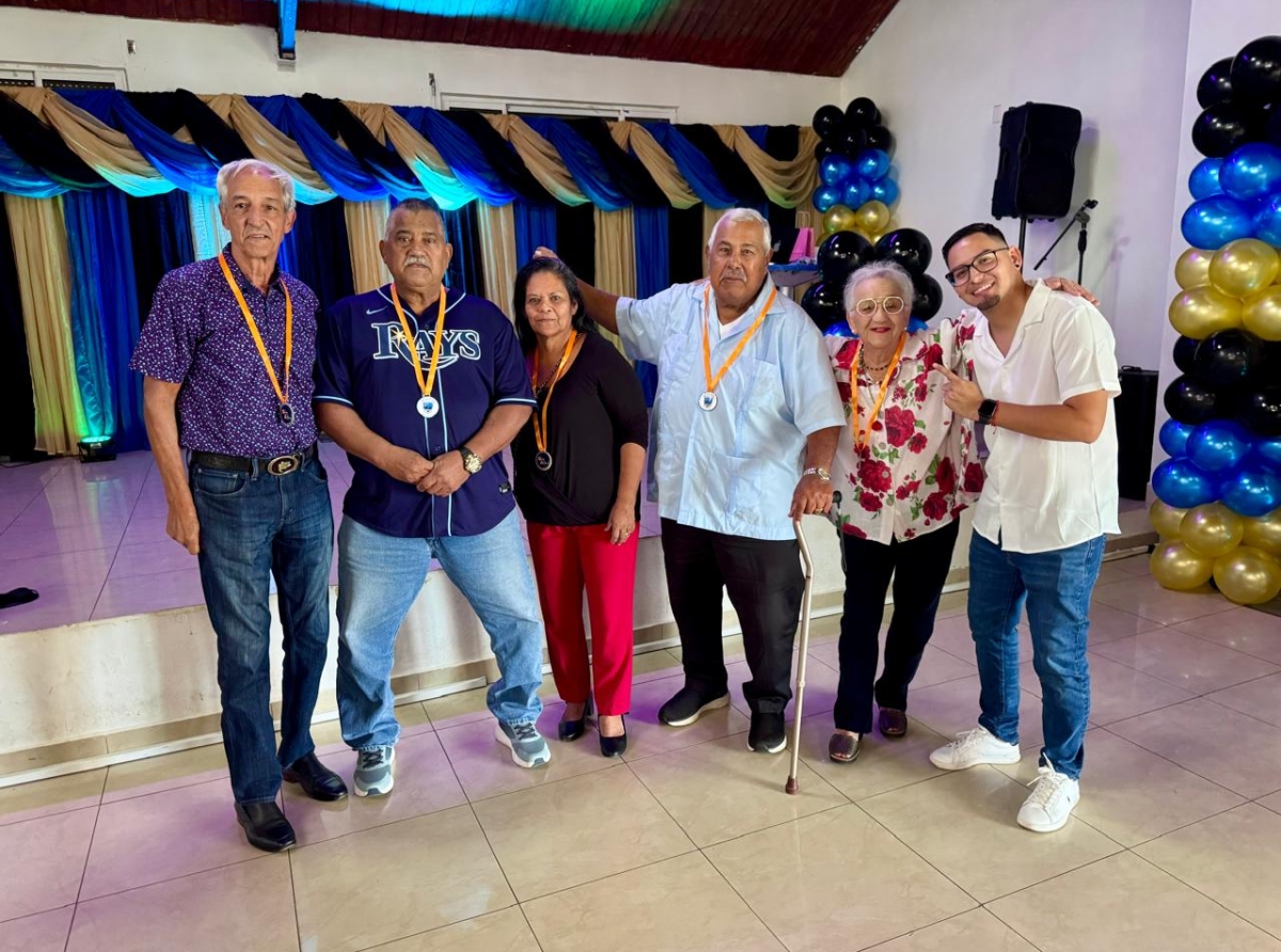 Fundacion Balorando Polis Pensionado cu bunita celebracion di Dia di Pensionado