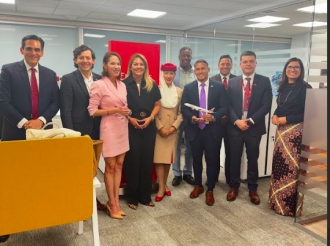 Minister Wendrick Cicilia a reuni cu ehecutivonan di e aerolinea Emirates