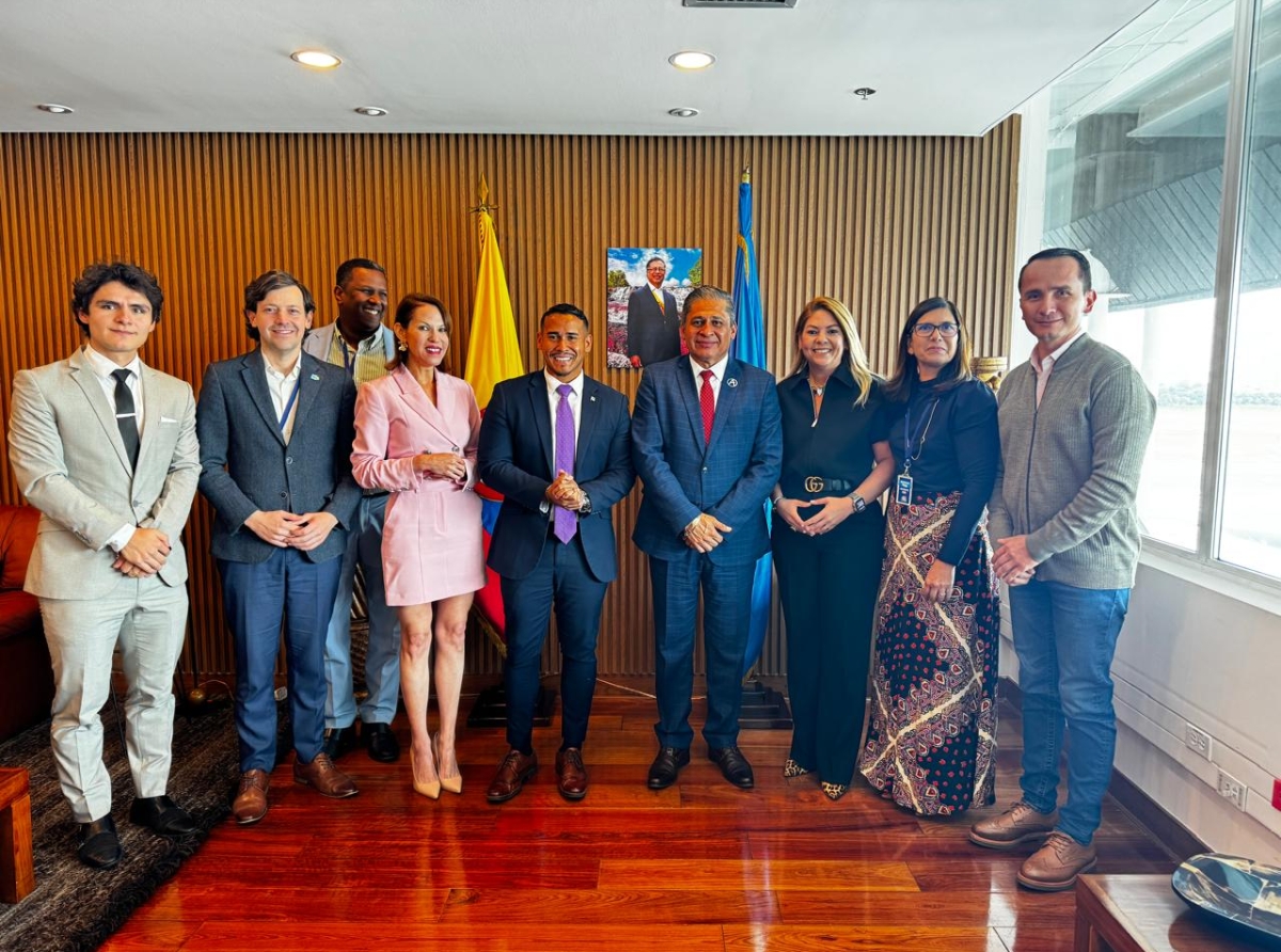 Minister Cicilia ta sigui busca oportunidad pa coopera cu Aeronautica Civil Colombia