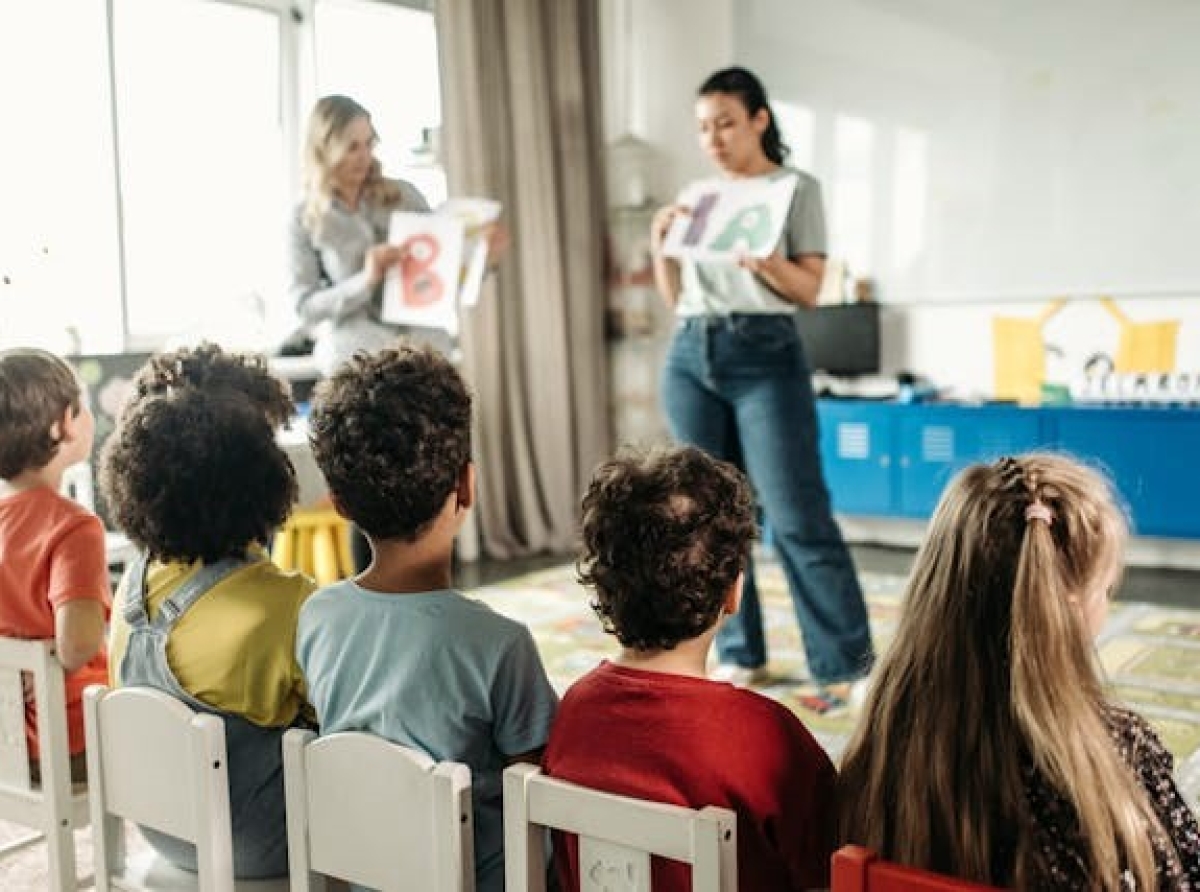 Tayer pa docente den cuadro di Festival di Buki pa Mucha