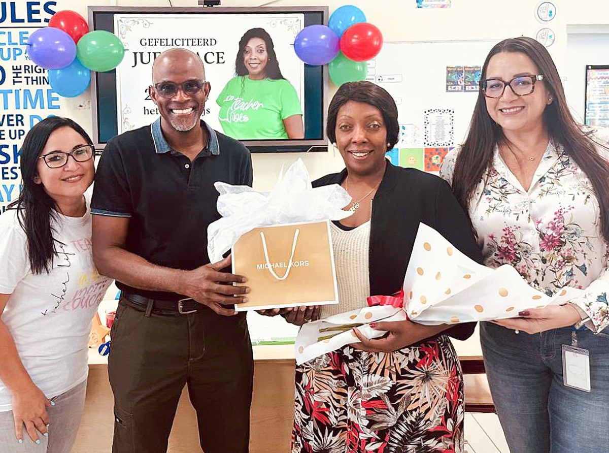 Celebrando 25 aña di docente Grace Marsdin den enseñanza