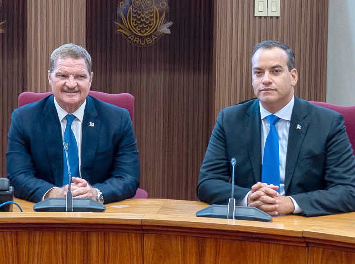 Minister President Mike Eman y Minister Geoffrey Wever ta cuminza proceso huridico pa crea Fondo di Inversion