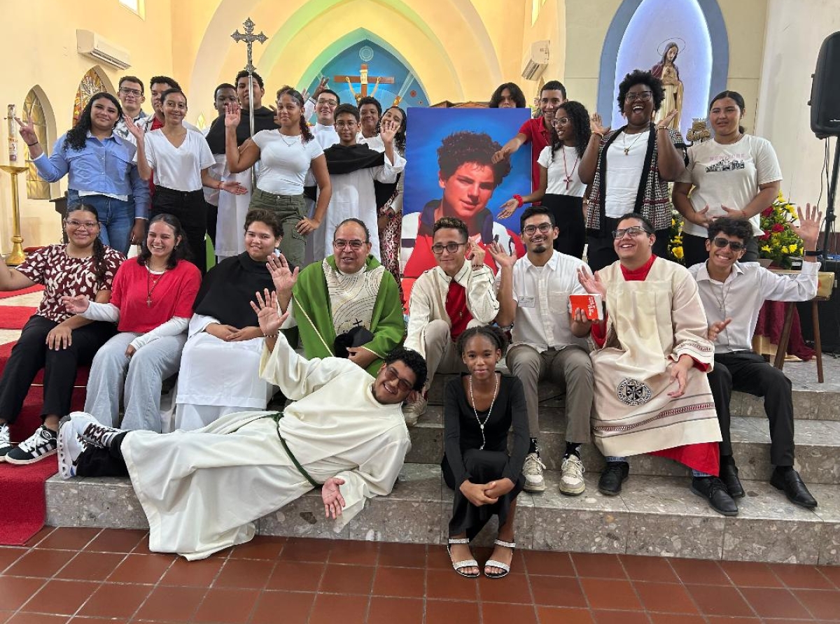 Union Carismatico Hubenil Aruba a organisa e prome Retiro Bida den Spirito Hubenil