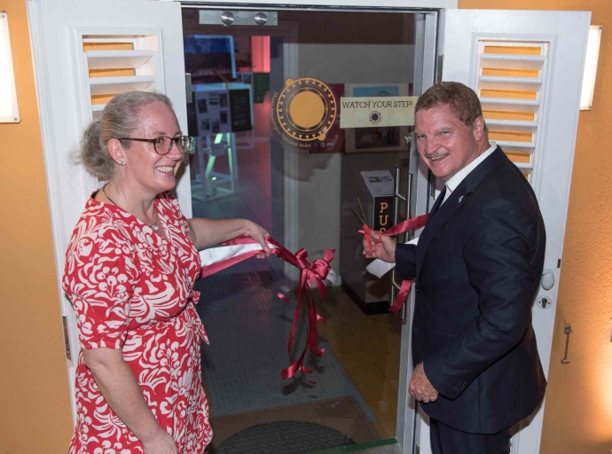Prome Minister cu apertura di Exposicion "Lang Leve het Erfgoed" na Museo Arqueologico