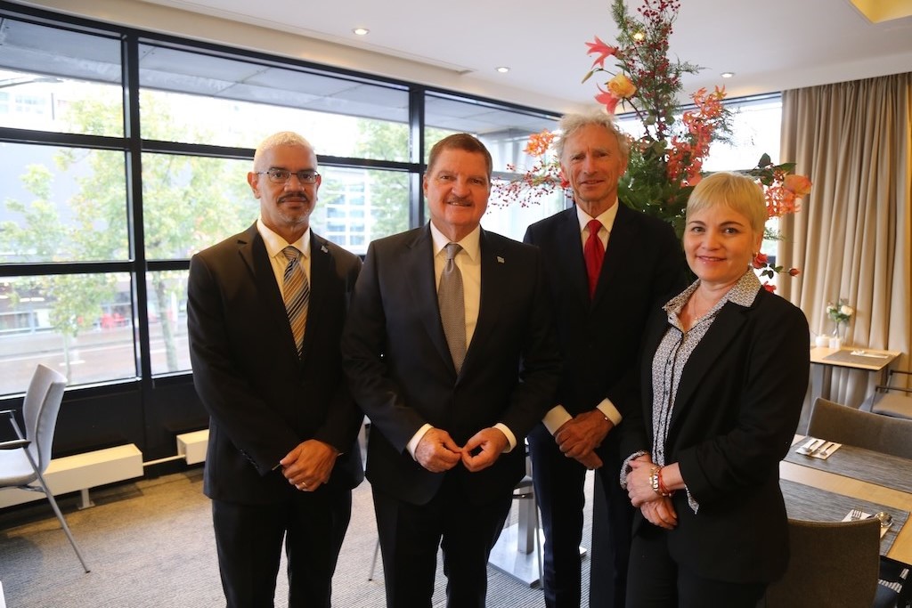 Aruba ta construyendo futuro solido cu Hulanda