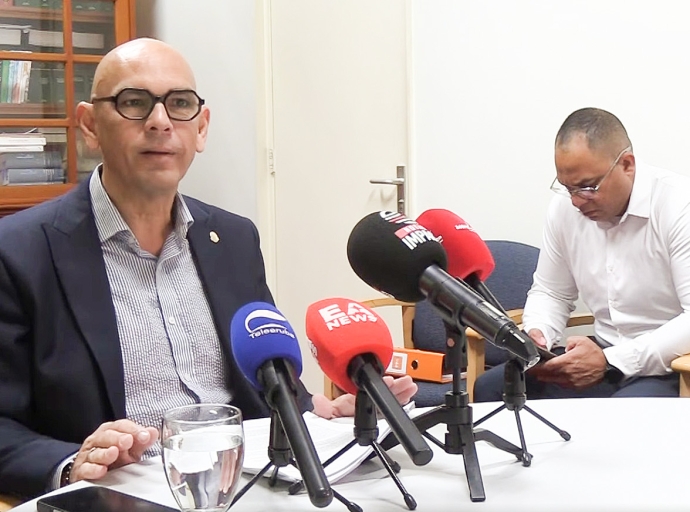 Aruba mester di un caminda di union y no di division manera e ta awor