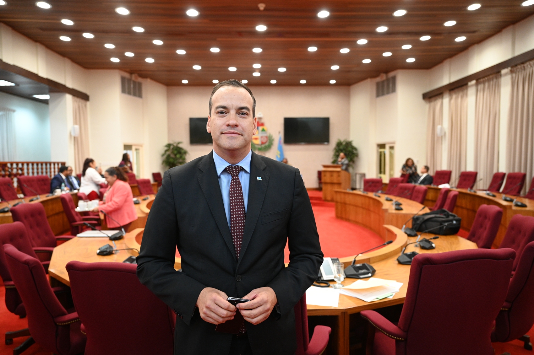 Suma di 294 miyon Florin na interes den 2025