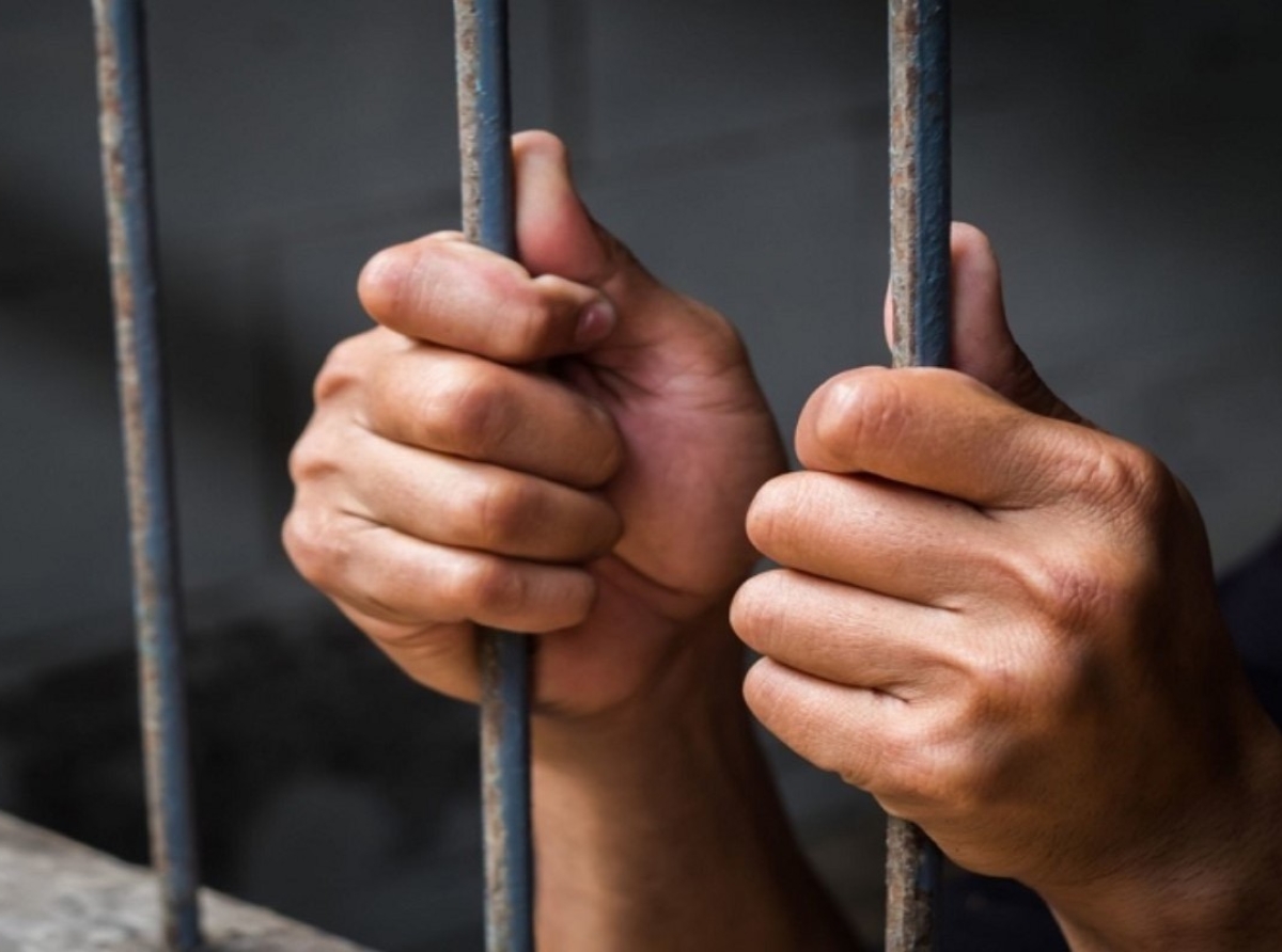 Awe ta trata caso contra homber sospecha di abusa sexualmente di mucha y posesion di cantidad di arma di candela