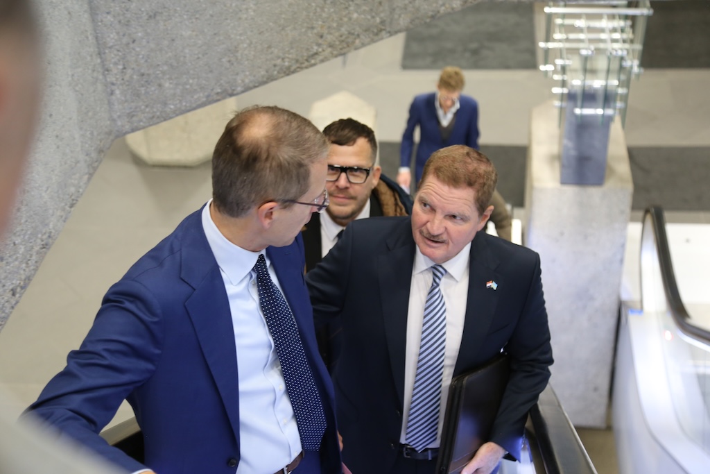 Prome Minister Eman a reuni cu President Vaste Kamercommissie voor Koninkrijksrelaties