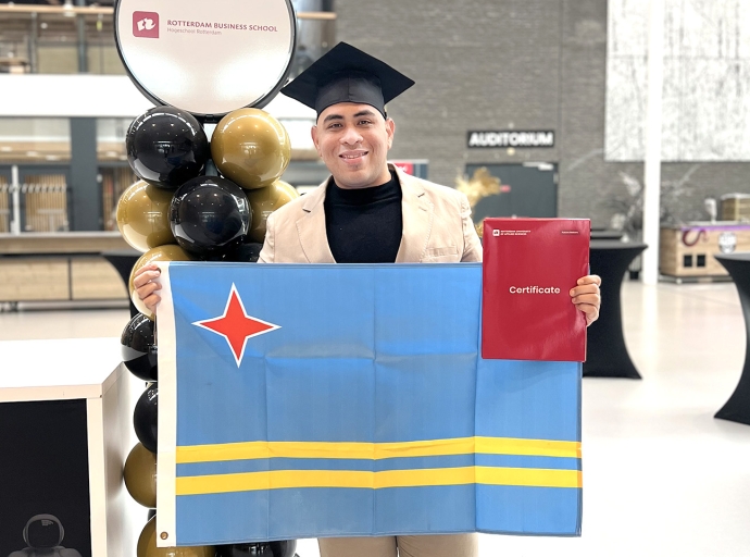 Edmarc Kock a gradua como Master of Science den Consultancy y Entrepreneurship