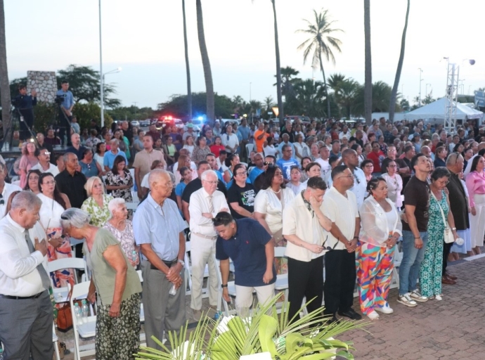 Ultimo parada di e despedida funebre di nos legendario Robert Jeand’or