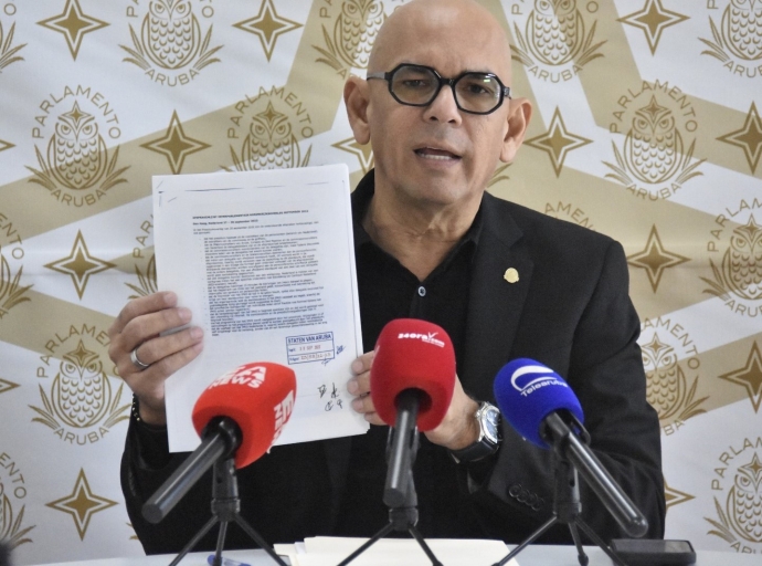 ‘E Hulandesnan mes a bisa cu Parlamento di Aruba ta buitenspel’