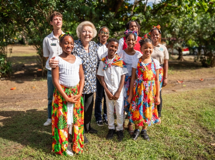 Dutch Caribbean Nature Alliance contento cu Prinses Beatrix lo bishita Bonaire y St. Eustatius