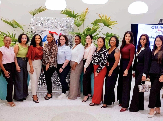 Grupo di 14 cursista lo cuminza trayecto di POH-Somatiek