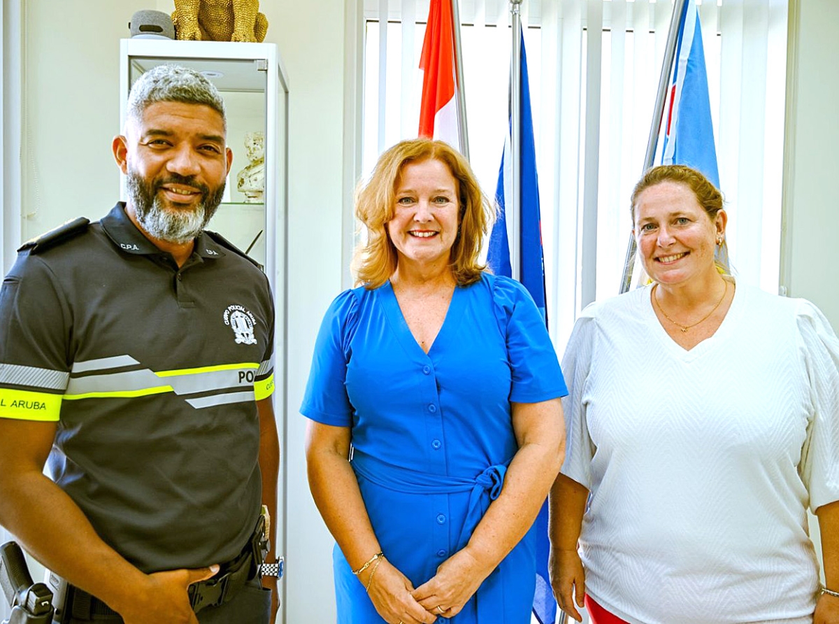 Polis di Aruba estrechando cooperacion cu NFI Instituto di Hulanda