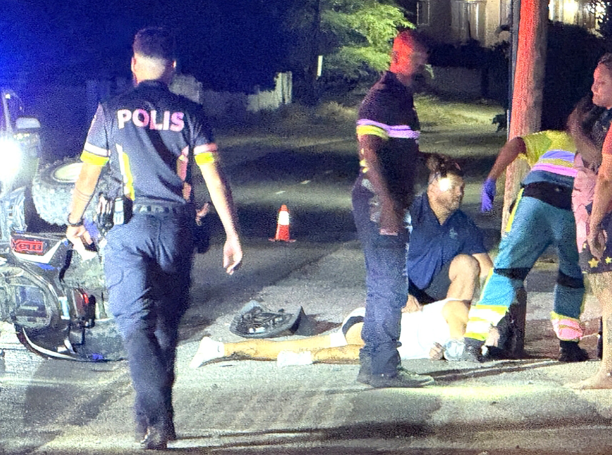 Accident fuerte na Sero Alejandro a laga motociclista den situacion critico