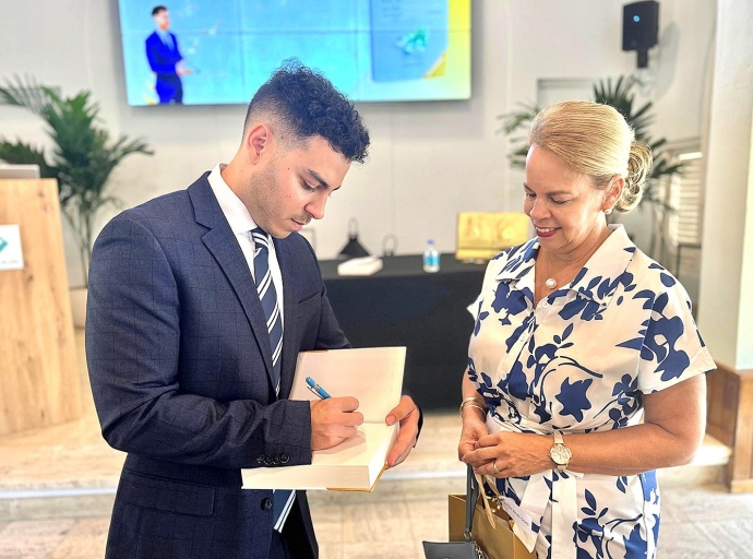 Di dos edicion di e buki ‘Living Rich as a student in the Netherlands’