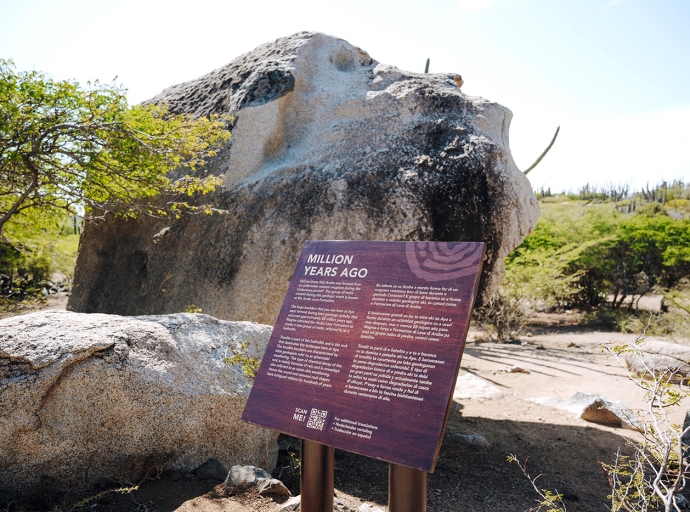 Ayo Rock Formation a haya un apariencia nobo cu enfasis riba herencia cultural y natural