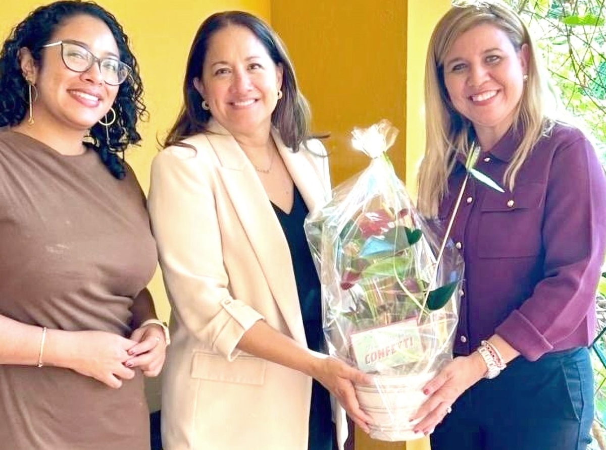 Fraccion AVP den dialogo cu rector di Universidad di Aruba