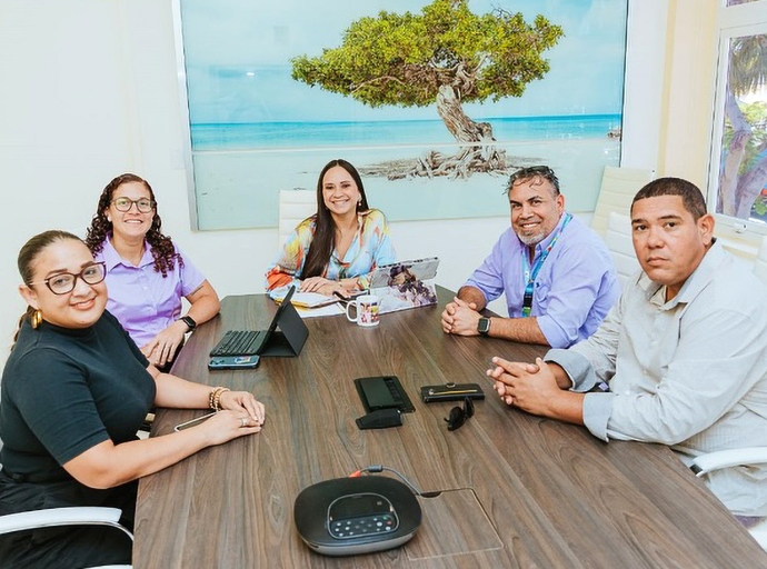 Bishitando Ministro di Deporte pa splica riba e proyecto di Bubali Sport Complex