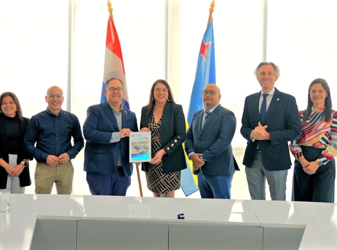 HOH cu orguyo a entrega relato anual di 2024 na Minister di Salubridad