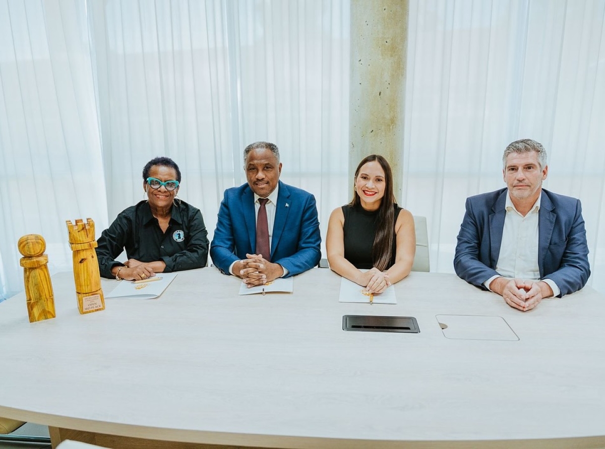Gobierno tin un vision amplio pa un transformacion profundo di e sistema educativo y social
