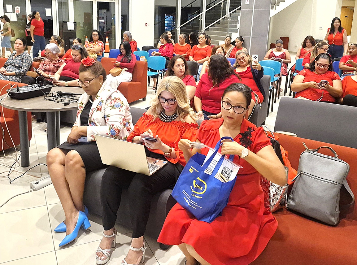 A conmemora ‘World Menopause Day’ cu un sesion inspirativo di empoderamento y salud pa hende muhe   