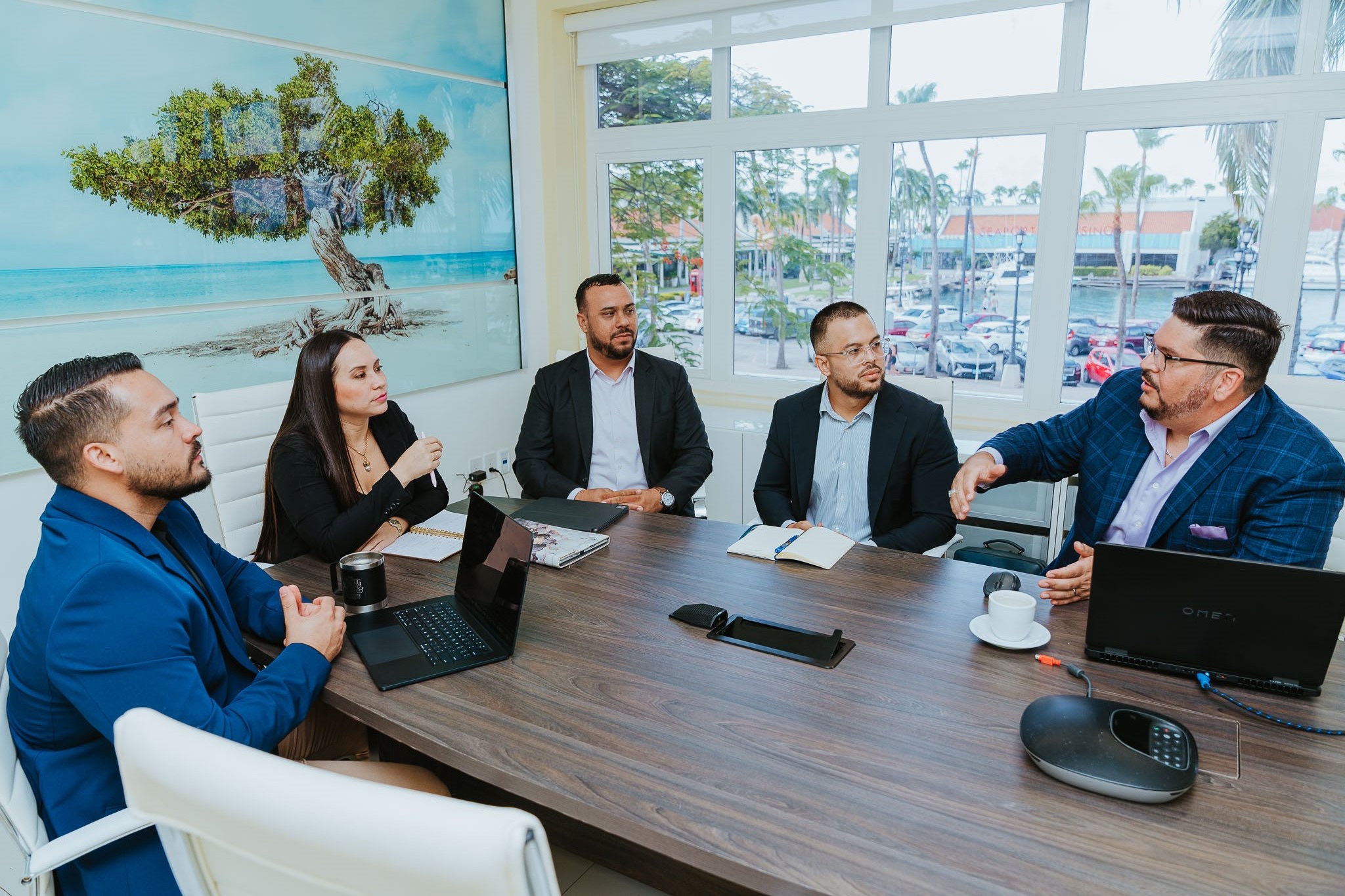 Minister Gerlien Croes ta sigui reuni cu sector priva impulsando innovacion den gobierno