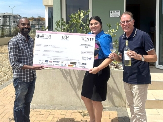 Arion Wine Company cu donacion di 20 mil Florin na Plan Di Mayor