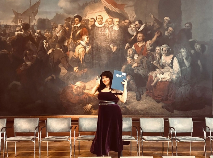 Lily Clarisa a gradua como Master of Arts di Universiteit van Leiden