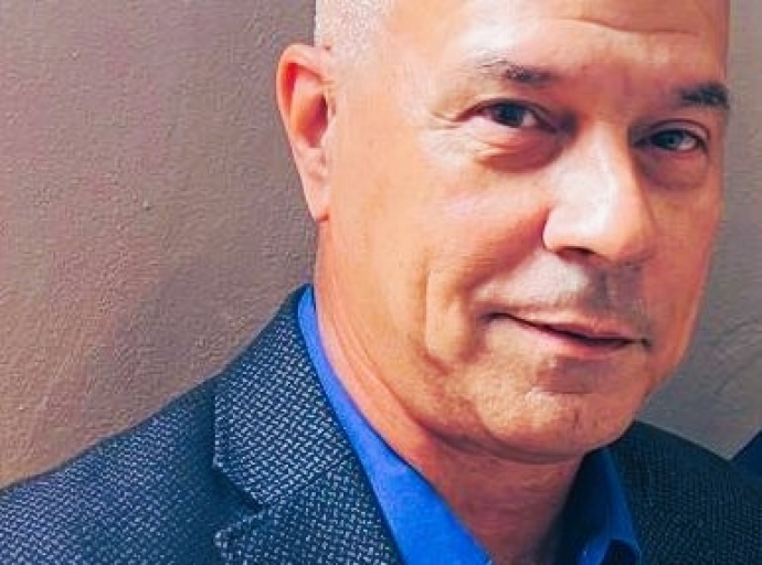 Presentacion di dos obra ‘Republica’ (Plato) y ‘E manual’ (Epictetus)