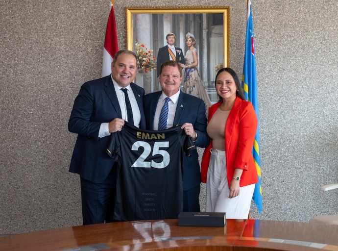 FIFA y CONCACAF cu sosten importante pa profesionalisacion di futbol na Aruba