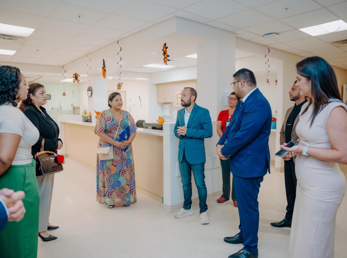 Hospital a ricibi bishita fructifero di Comision Fiho di Salud di Parlamento