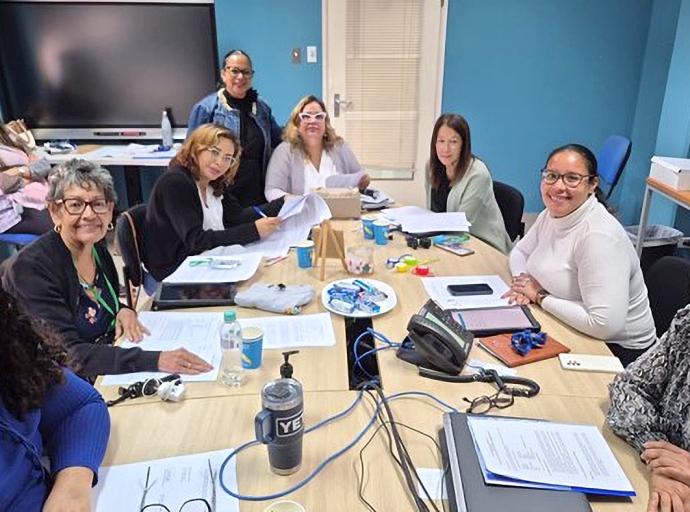 Departamento di Asunto Social cu encuesta tocante bida familiar