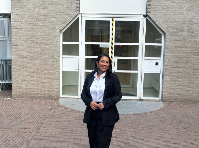 A dialoga cu homologonan Hulandes riba un mayor bos di Aruba den Reino